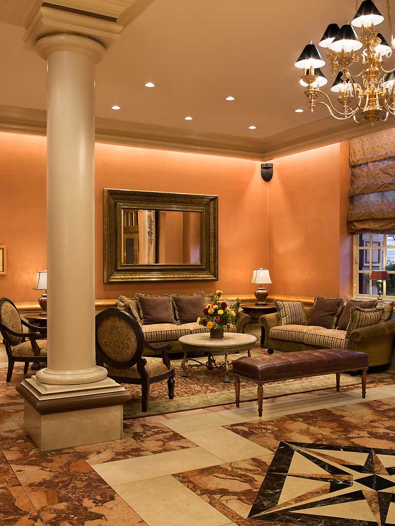 The Lucerne Hotel - Lobby